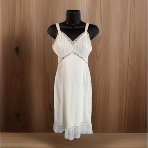 Vintage 50s 60s JCPenney Adonna Full Dress Satin Slip Dress Lace Pleats 32 Beige